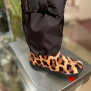 100% authentic girls Prada boots